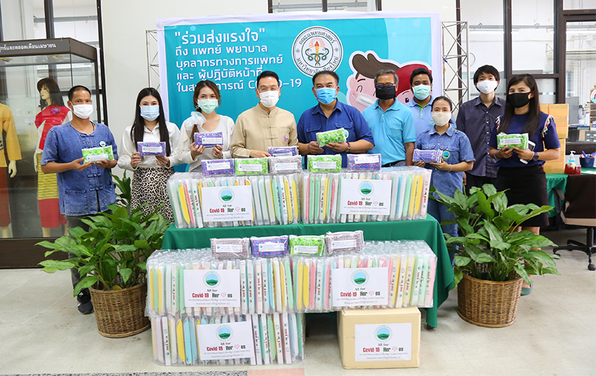 สวพส.ส่งมอบอุปกรณ์สู้ไวรัสCOVID-19ให้กับคณะแพทยศาสตร์มช