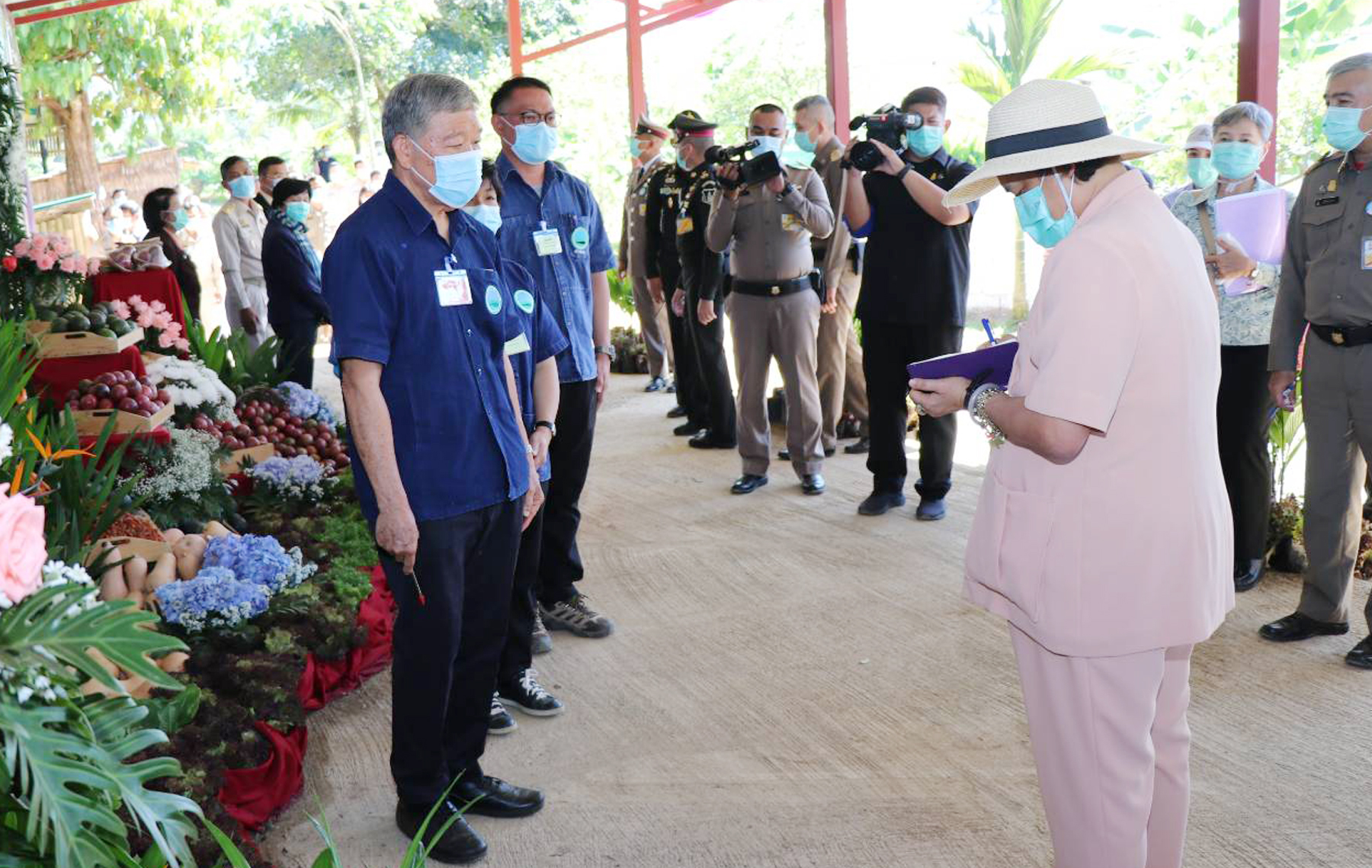 สวพส.ร่วมรับเสด็จ-ถวายรายงานบ้านเลตองคุ