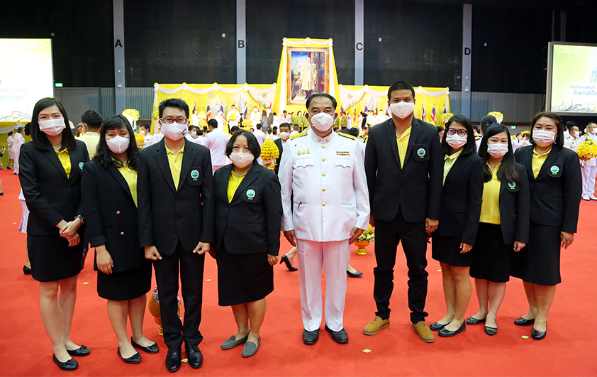 สวพส.ร่วมพิธีวางพานพุ่มถวายราชสักการะเนื่องในวันพ่อแห่งชาติ