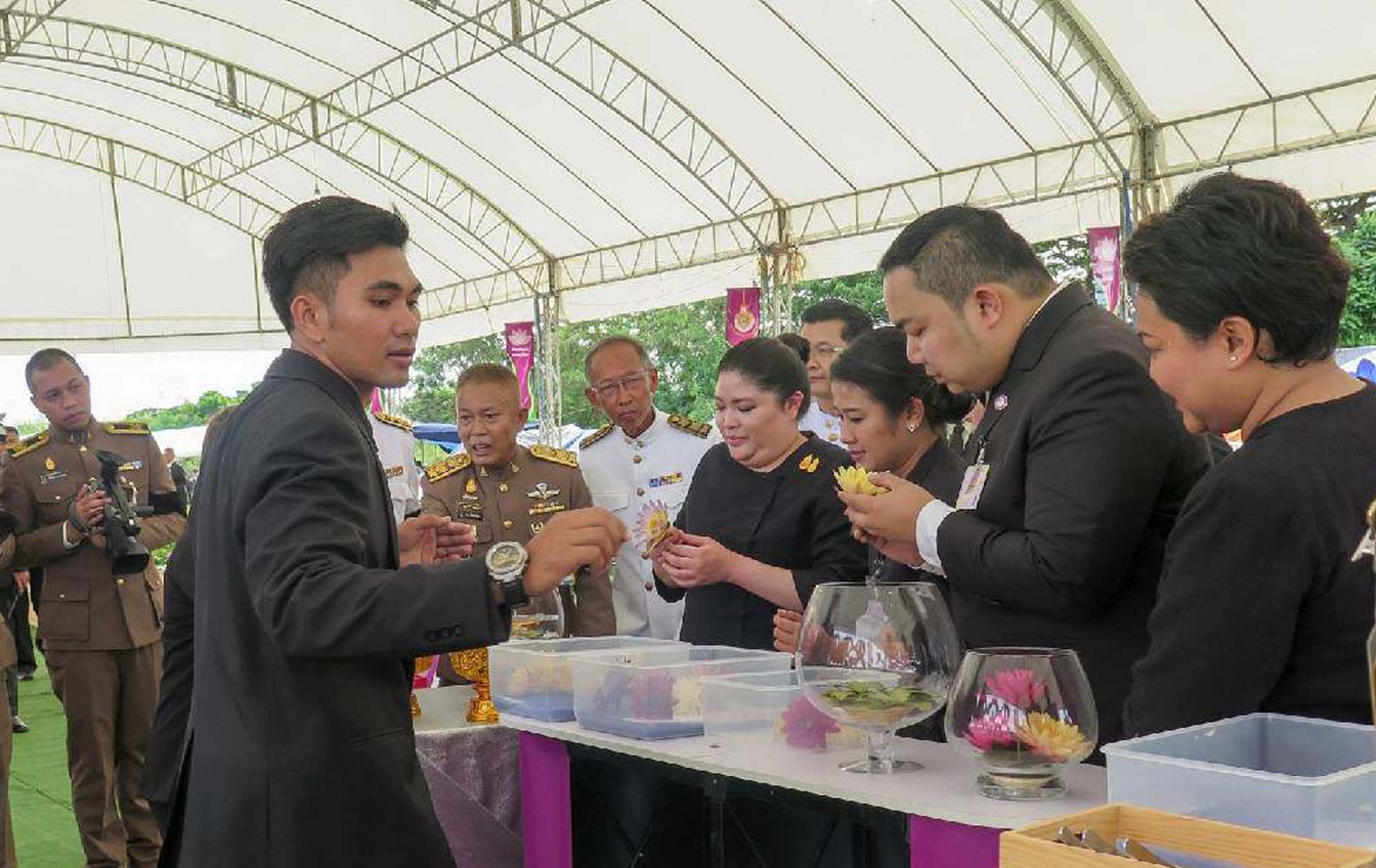 สวพส.ร่วมจัดนิทรรศการงานวันเกษตรแห่งชาติประจำปี2560ภายใต้แนวคิด“เกษตรสืบสานปณิธานของพ่อ”