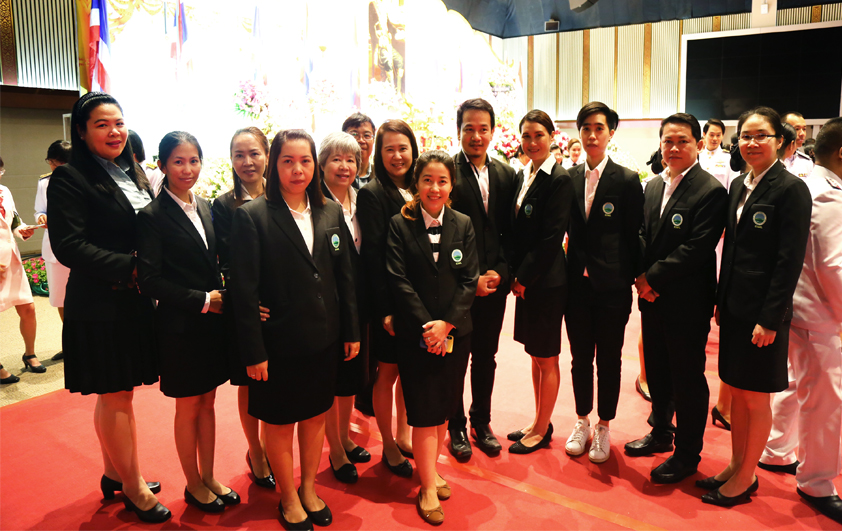 คณะเจ้าหน้าที่สวพส.เข้าร่วมพิธีวางพวงมาลาถวายราชสักการะพระบาทสมเด็จพระจอมเกล้าเจ้าอยู่หัว