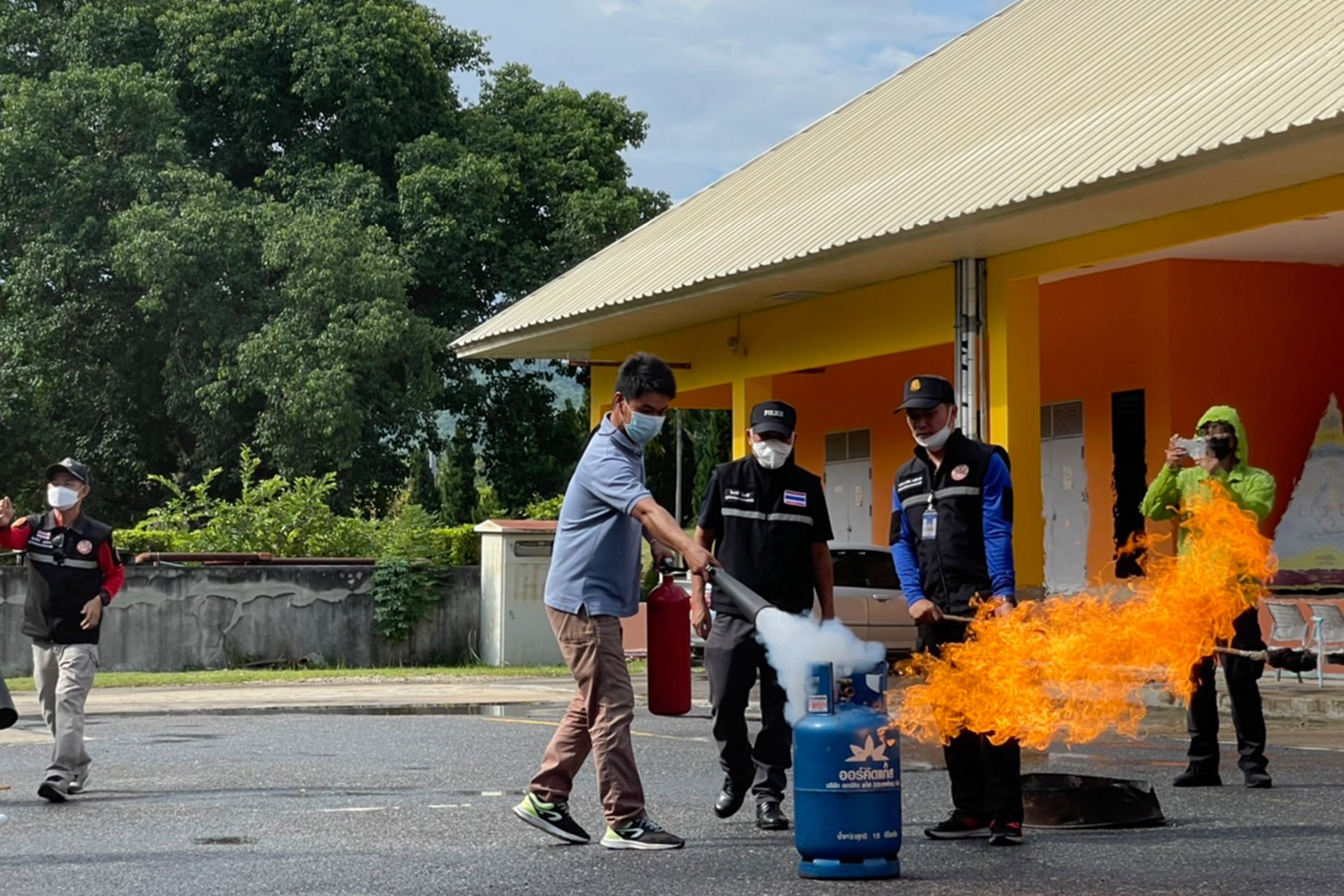 สวพส.เตรียมความพร้อมซ้อมดับเพลิงและปฐมพยาบาลเบื้องต้น